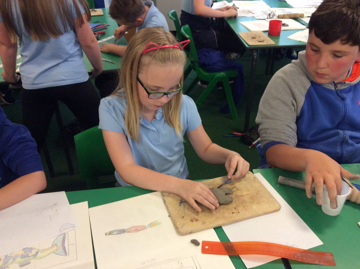hddpyear4's tweet photo. Precise measuring and sculpting of our clay fish! https://t.co/rTslZUlcCU