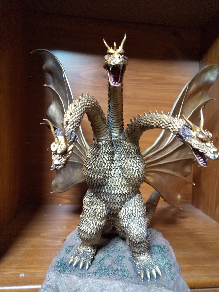 茨木彰さん原型、M−ARTS初代キングギドラ完成致しました。 ポリ