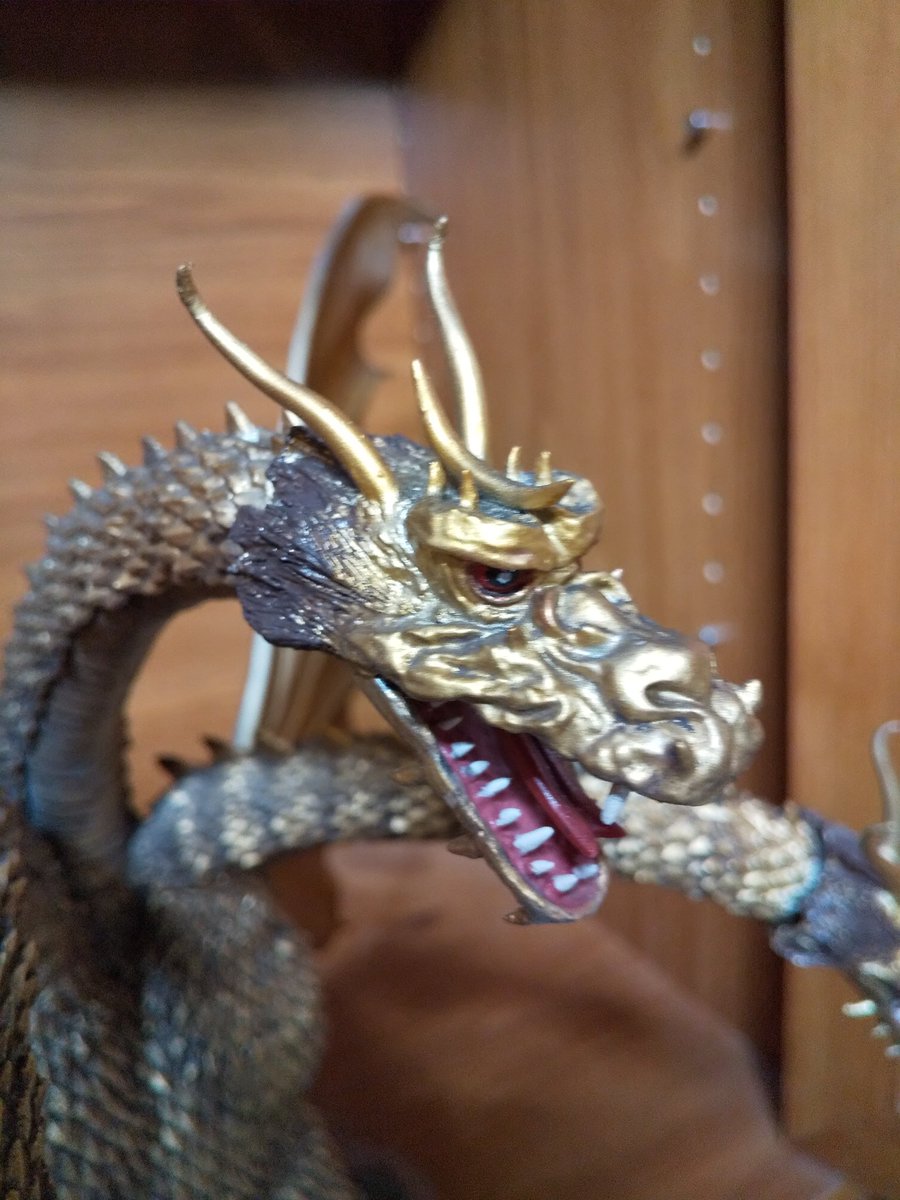 茨木彰さん原型、M−ARTS初代キングギドラ完成致しました。 ポリ