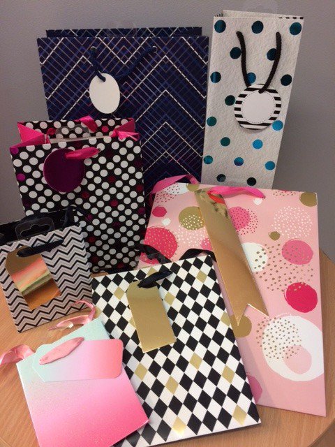 KraftStationery's tweet photo. #giftbags #wrapyourgift https://t.co/hBYzRzK6QG