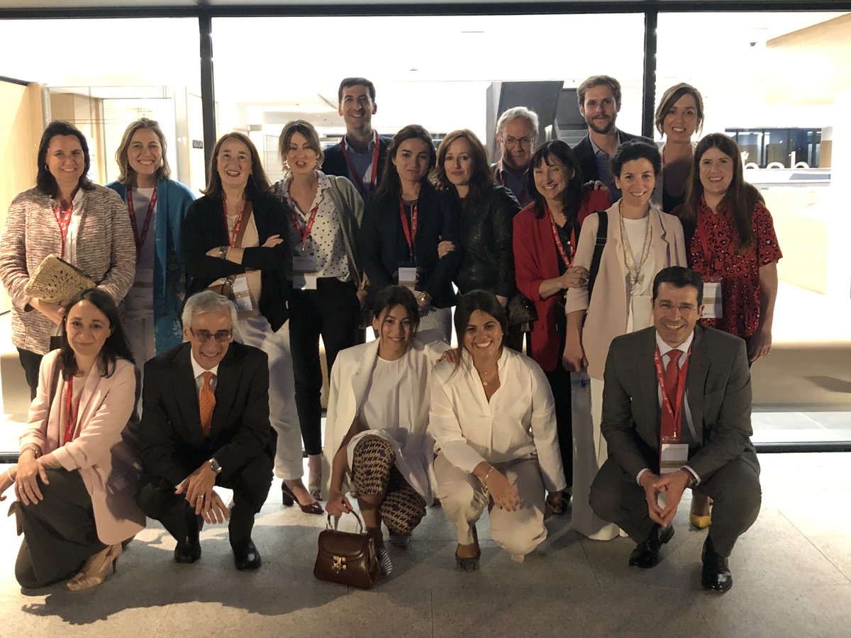csadaba's tweet photo. Equipazo de @fcomunav para el evento del #60fcomunav y #100LukaBrajnovic que celebramos ayer. Más de 200 @alumni_unav en un acto emocionante que condujo Iñaki Gabilondo, orquestrado magistralmente por María Egaña. Falta en la foto @majimeno, gestor esencial desde el backstage. https://t.co/dIzJQVA9Kt