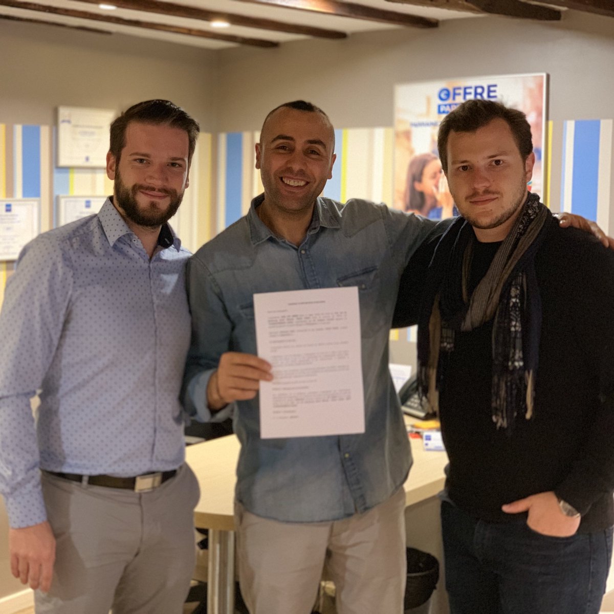 laforetparis10's tweet photo. Merci à Mohand, pour son sourie, sa sympathie et son aide dans la réalisation de deux projets immobiliers. Encore un parrainage réussi 🏠😁! 
Un de vos voisins vend, ou a un projet? faites le nous savoir!
#laforet #teamparis10 #parrainage https://t.co/k1kzB0x0na