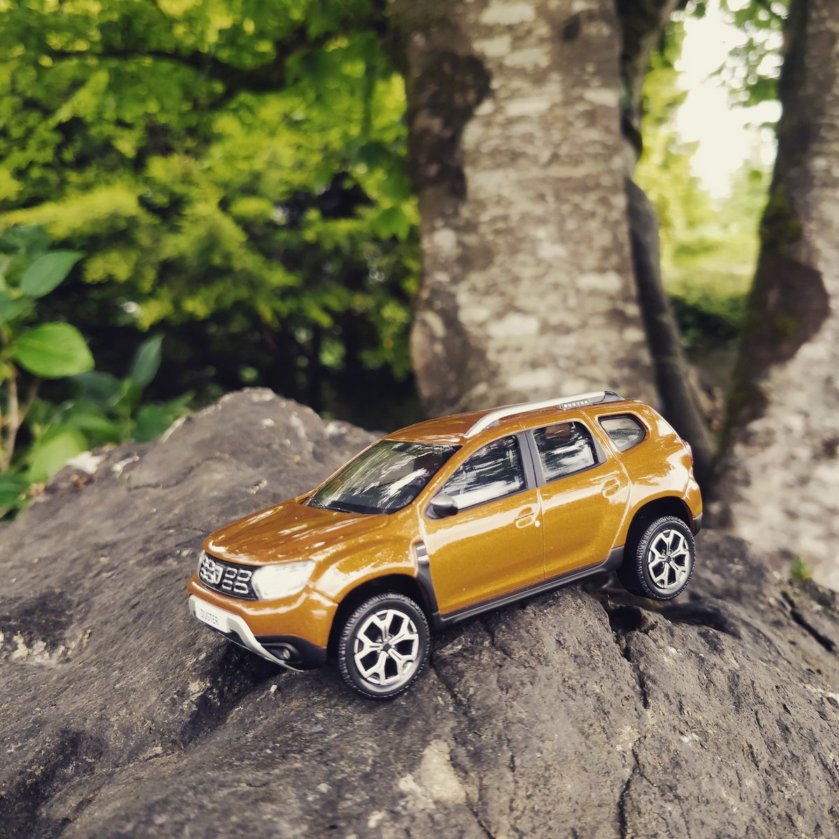 DaciaIreland's tweet photo. Weekends are for adventures! What are your plans for the weekend? 🙌 #MiniDuster #fridayfeeling https://t.co/UiQm0Bumah