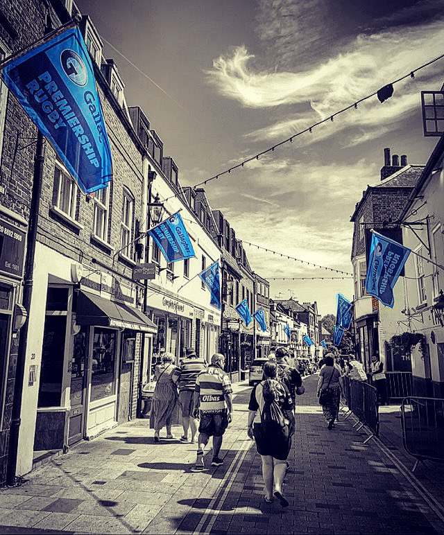 It was amazing to see @Twickenhamstad in Gallagher blue during the #GallagherPremFinal. And no one captured it more beautifully than one of our competition winners, Andrew Cleaver. Thanks Andrew! (<a href="/BrisVADAR/">𝐀𝐧𝐝𝐫𝐞𝐰 𝐂𝐥𝐞𝐚𝐯𝐞𝐫</a>) 👏