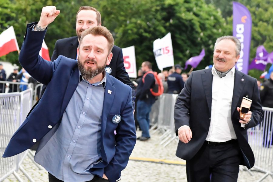 Wolnosc24pl's tweet photo. Jakubiak i Liroy zaufali Kukizowi. A ten w ostatniej chwili ich wystawił [VIDEO] https://t.co/tqPgyEwcFe https://t.co/vGDVyRCdpd