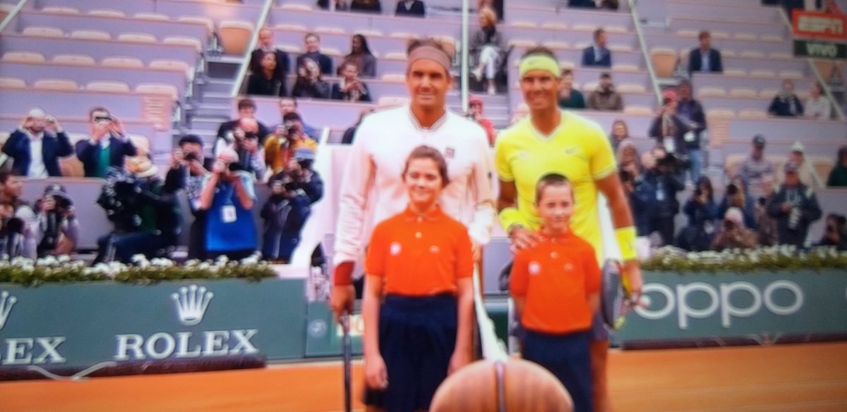 dsprocel's tweet photo. Y llegó el momento para vivir este duelo #39 entre @rogerfederer y @RafaelNadal lo mejor q se ha visto en el tennis #RGxESPN @Javierfrana #GoRogerGo @CarlaJacome https://t.co/hLCruhuLd9