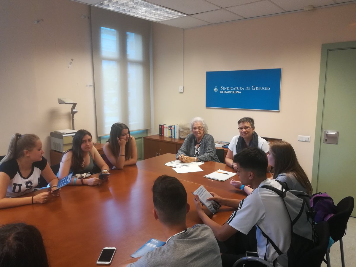 sindicaturabcn's tweet photo. Durant dos dies hem estat encantats de rebre els alumnes de 1r, 2n i 3r d'ESO de l'Institut Alexandre Galí (@InsGali) de Les Roquetes (Sant Pere de Ribes). Esperem que la sessió us hagi agradat i torneu cap a casa amb nous coneixements! https://t.co/fnMFFtRYla