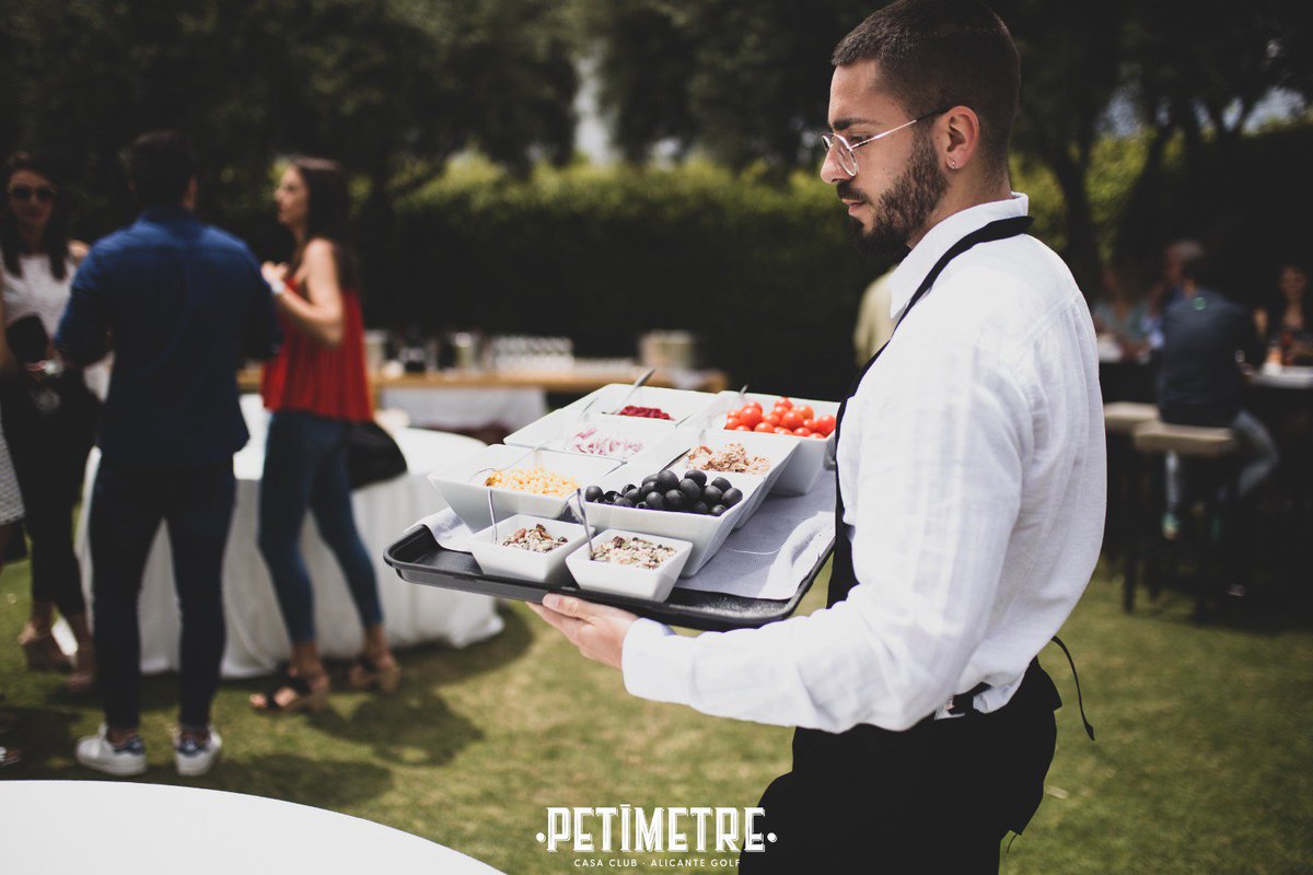 El buen tiempo, tu mejor aliado en tu paso por Petímetre ☀️🍴 Haz de tu evento una experiencia memorable

petimetrerestaurant.com

965 29 74 76 📞
#Petimetre #restaurant #SanJuan #Alicante #golf #events