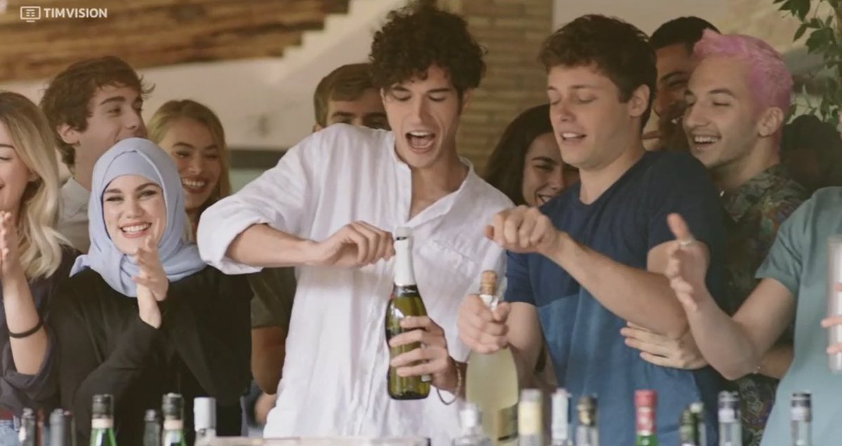 vinvin2193's tweet photo. F A M I G L I A.
#SkamItalia https://t.co/z79VykccZz