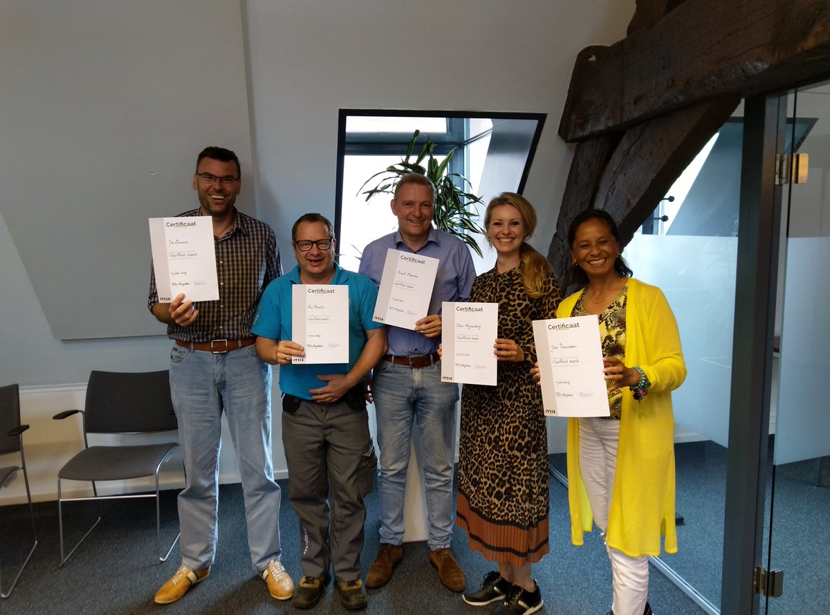 Van harte gefeliciteerd met jullie certificaat ViewPoint basis. Wil je ook ViewPoint basis volgen? Stuur een bericht naar opleidingen@itris.nl.