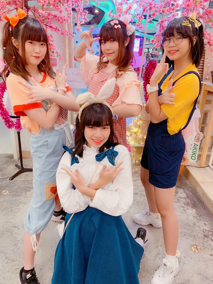 maidreamin_thai's tweet photo. #PowerDream~!!! มาแว้วววว #maidreamin #mbk #めいどりーみん https://t.co/r3mGIYuMeN