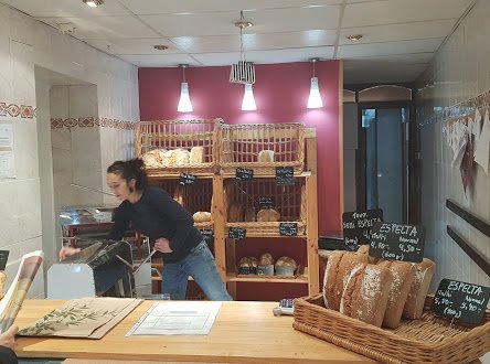 arestacoop's tweet photo. I obviament serem treballant al forn per dilluns obrir la botiga a #SantaColomaDeQueralt i oferir-vos el nostre producte agroecològic. El millor #pa i les millors #coques #madalenes i #panadons Dilluns obert d 8h a 14h al carrer Major núm 19. https://t.co/BRGWXT8jWx