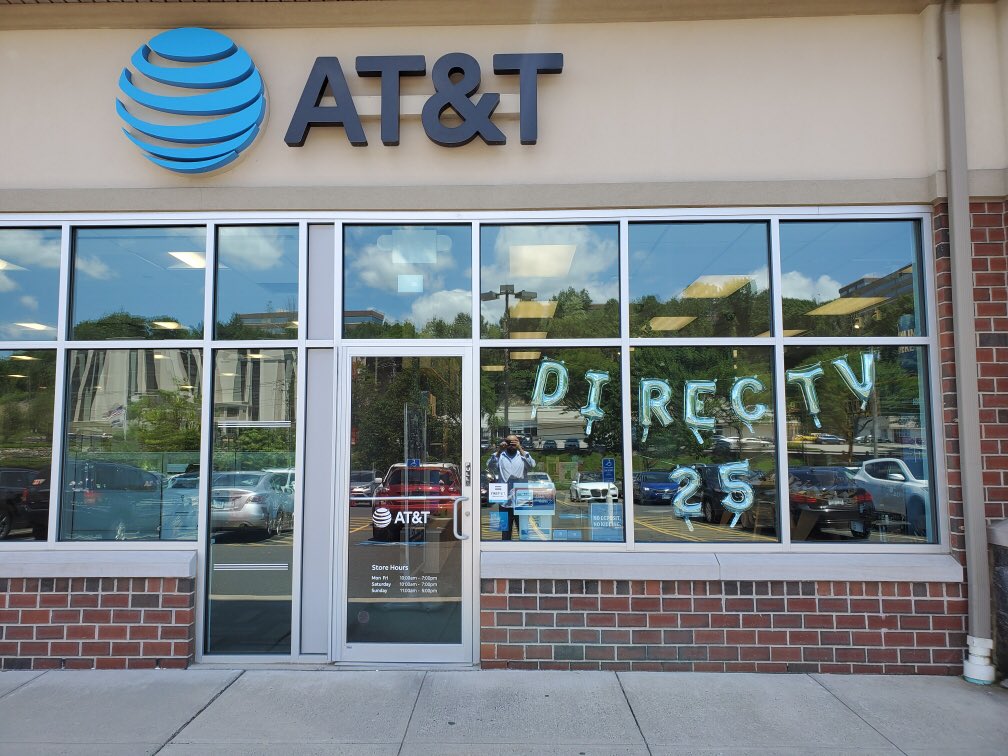 kf_relentless's tweet photo. AT&amp;T of Shelton, CT is celebrating #DIRECT25 years. @J_Gonzalez88 @JPotter24 @WilliamGStovall https://t.co/MLqKjY2asz