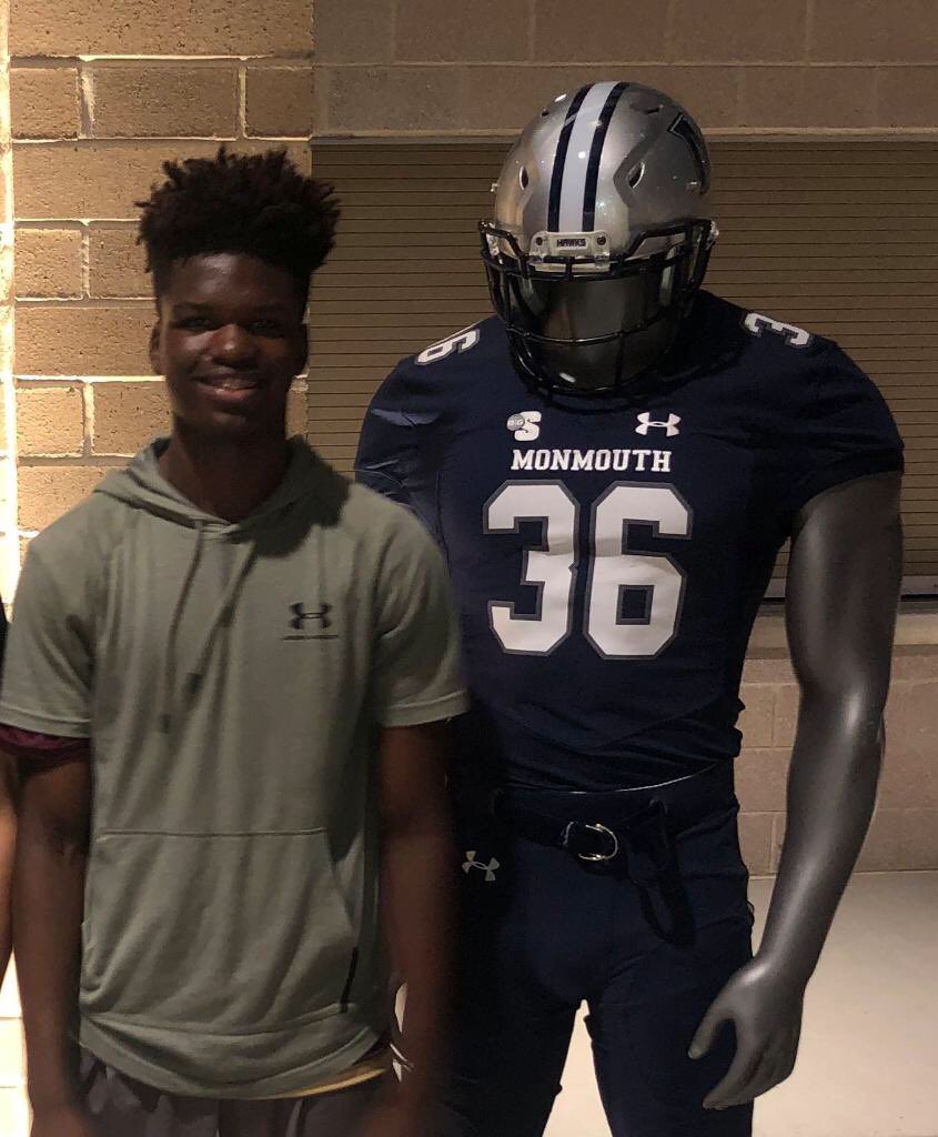 's tweet image. Thank you @MUHawksFB and @CuseFootball for hosting a great camp last night. I enjoyed the competitive atmosphere and had some great conversations. Shout out to @CoachTJD for the drill work and great coaching he provided me. #ionaprep #EAT #FlyHawks #OITNF