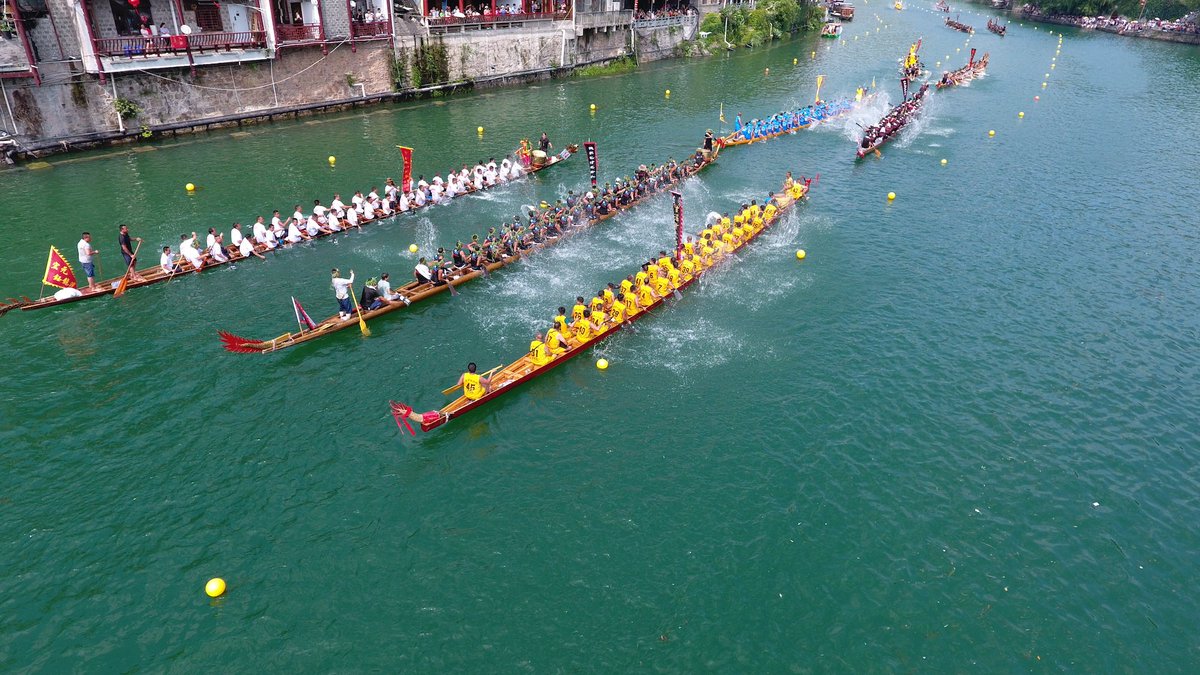 LiveinGuizhou's tweet photo. Today is China’s Dragon Boat Festival. On this day, the most representative activities would be the making of zongzi and the dragon boat race. The dragon boat race held in the ancient town of Zhenyuan, #Guizhou, was listed as China's National Intangible Cultural Heritage in 2011. https://t.co/KRABlIsZYm