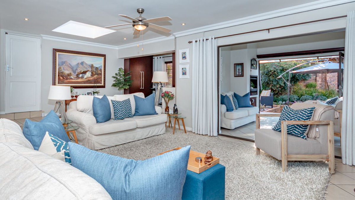 LeadhomeSA's tweet photo. #JustListed! This stunning 4-bed 3-bath home in Randpark Ridge was #JustListed for R2,800,000. Book your viewing & check out more πΈ here: https://t.co/dazLkB4uPO or βοΈ call 010 590 3088. #Leadhome #OneFlatFee #RealEstate https://t.co/HtcE3zxBZW