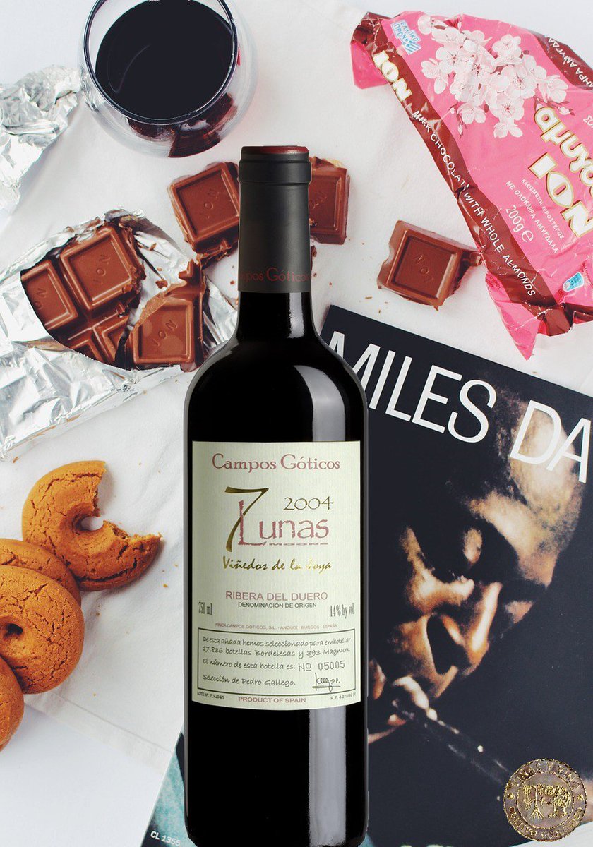 Llega el final del día, te pones una copa de tinto y tu música favorita. Simple pero perfecto. 

El chocolate es pura explosión de sabor en la boca, y maridado con 7 Lunas Viñedos de la Joya alcanza otro nivel.

Quienes prefieren lo diferente, saben lo que buscan🍷🍫

#maridaje