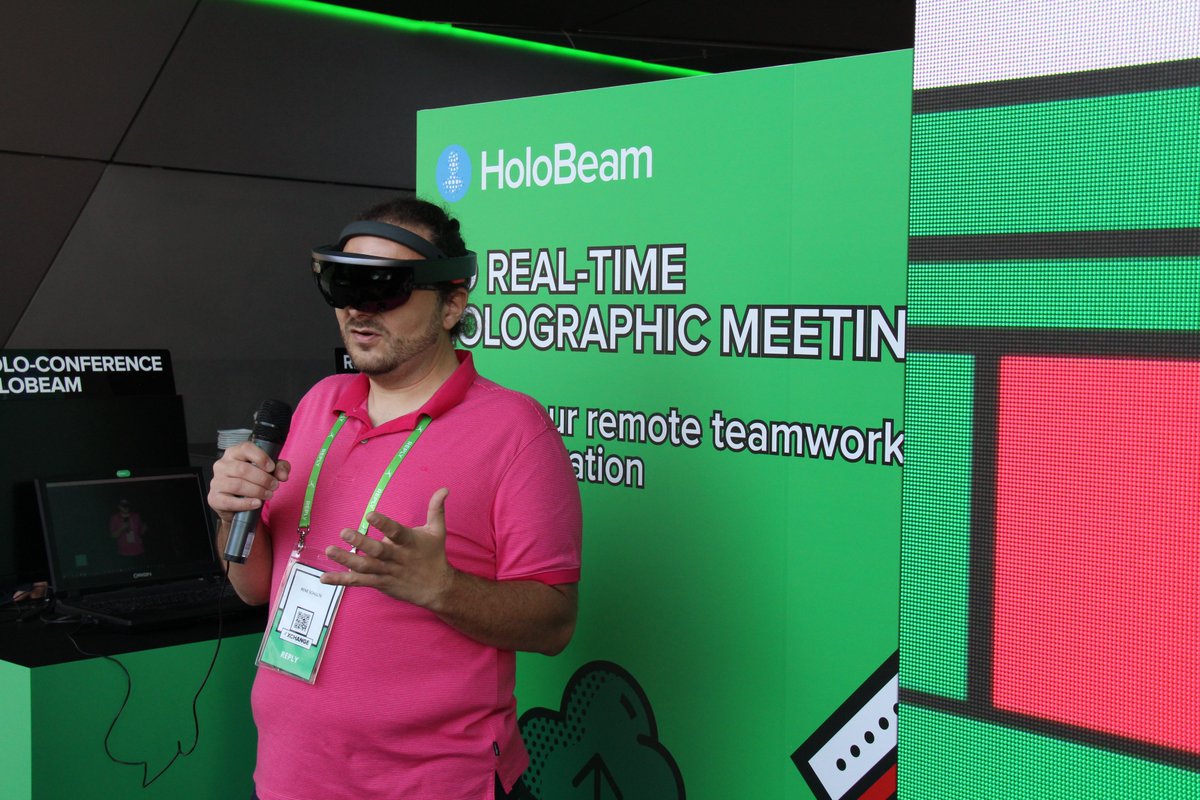 Reply_DE's tweet photo. #HoloBeam - holographische Telepräsenz bei der #ReplyXchange https://t.co/48F6gPsaef