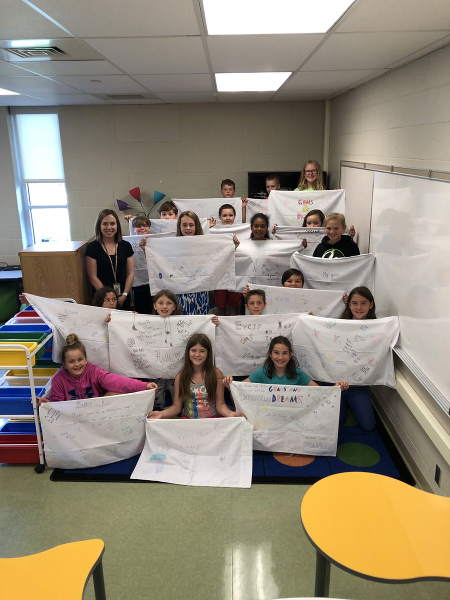 lovelegoslearn's tweet photo. Another year of dream pillowcases done.  Dreams and goals on 1 side and the other has inspirational quotes from their classmates.  Happy Summer-May all your summer dreams come true! #teachfifth #NeverGiveUp https://t.co/FnNgrnO5F7