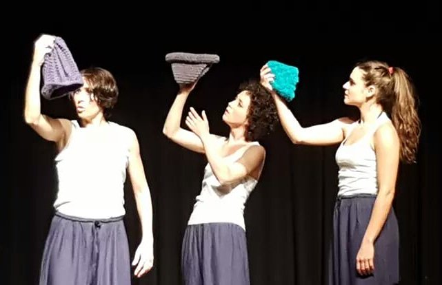 CiaFilalagulla's tweet photo. No us oblideu! Aquest diumenge dia 9 a les 16h estarem representant "Inside my mind" a @fabraicoats_fab dins de @laltrefestival . Espectacle sobre salud mental on fusionem dansa, narrativa i audiovisuals.

🎫Compra d'entrades a https://t.co/Kw8XHcveGi https://t.co/XntBe4jC9Q