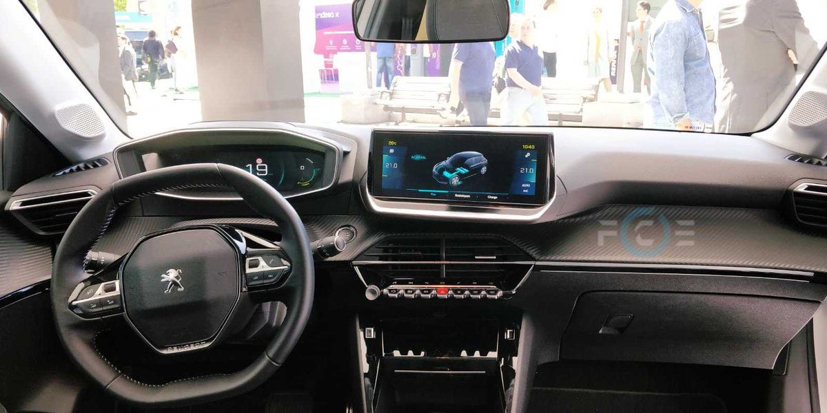 foroelectricos's tweet photo. Una de las estrellas de esta edición del #VEM2019 es el nuevo Peugeot e-208. Una versión eléctrica que veremos este mismo año en el mercado y que destaca por su atractivo diseño exterior e interior. #Peugeot #Peugeot208 #Peugeote208 @PeugeotES https://t.co/jojDCKoyXV
