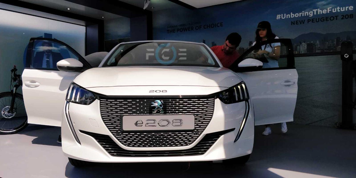 foroelectricos's tweet photo. Una de las estrellas de esta edición del #VEM2019 es el nuevo Peugeot e-208. Una versión eléctrica que veremos este mismo año en el mercado y que destaca por su atractivo diseño exterior e interior. #Peugeot #Peugeot208 #Peugeote208 @PeugeotES https://t.co/jojDCKoyXV