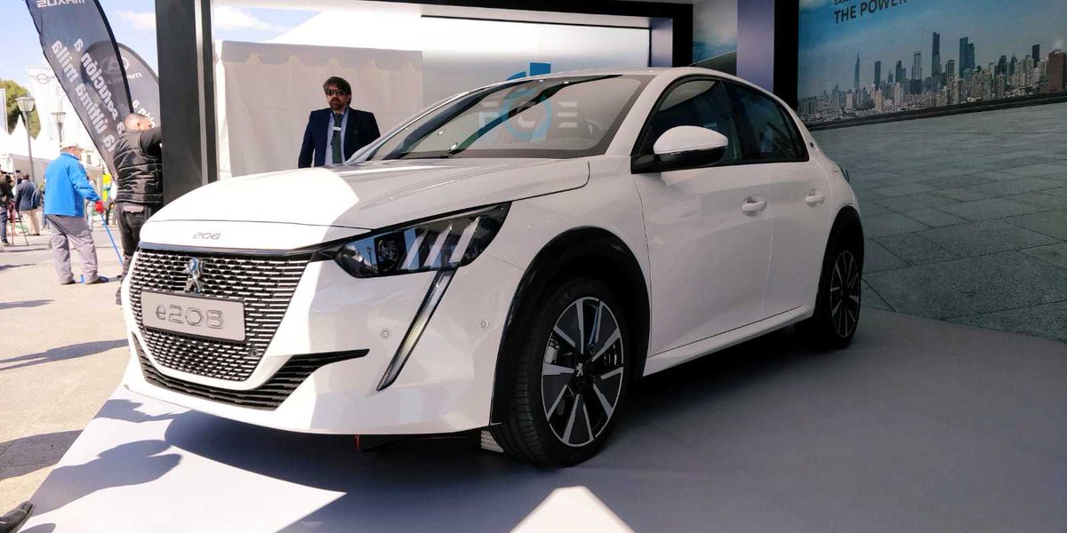 foroelectricos's tweet photo. Una de las estrellas de esta edición del #VEM2019 es el nuevo Peugeot e-208. Una versión eléctrica que veremos este mismo año en el mercado y que destaca por su atractivo diseño exterior e interior. #Peugeot #Peugeot208 #Peugeote208 @PeugeotES https://t.co/jojDCKoyXV
