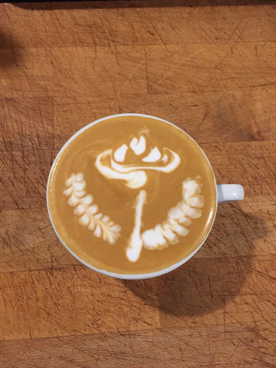 Jessica40015's tweet photo. #latteart #rose https://t.co/jRVbHfSFDF