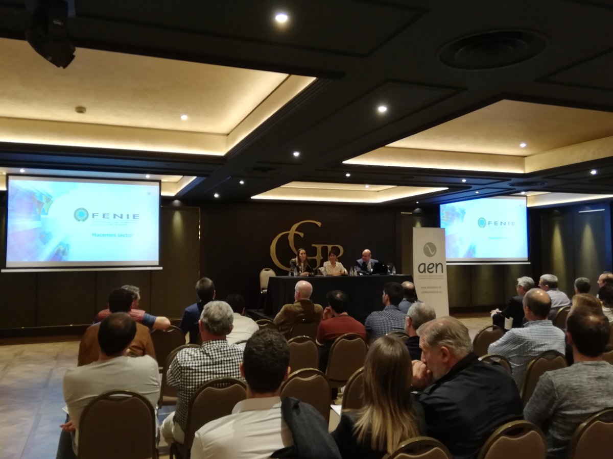 Hoy nos acompañan <a href="/FenieInstalad/">FENIE</a> y <a href="/fenieenergia/">Feníe Energía</a> tras nuestra asamblea anual. Gracias a todos por vuestra asistencia.