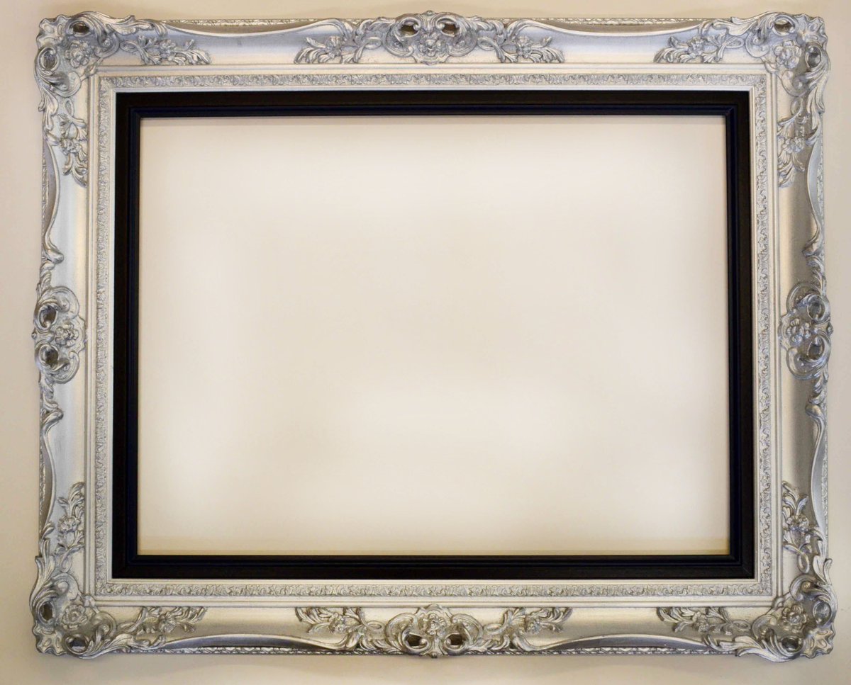 FrintonFrames's tweet photo. This unique Silver swept frame is very eye catching! #silver #interiordesign #sweptframe #handmade #frintonframes https://t.co/1iIPJbyYm1