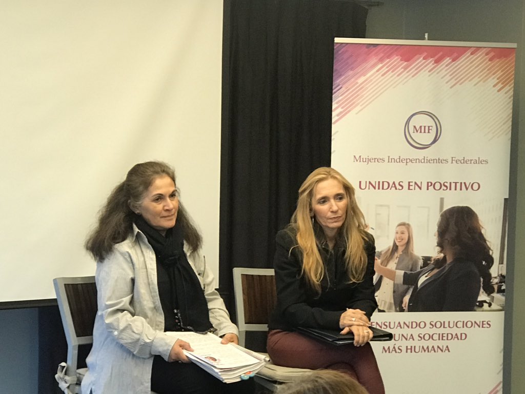 aranzs's tweet photo. Testimonio de dos mujeres luchadoras cuyas hijas murieron asesinadas. Transformaron el enorme dolor en una oportunidad para concientizar. Verónica Camargo y Jimena Aduriz, gracias. #violenciacontralamujer https://t.co/dq6DrHbOlr