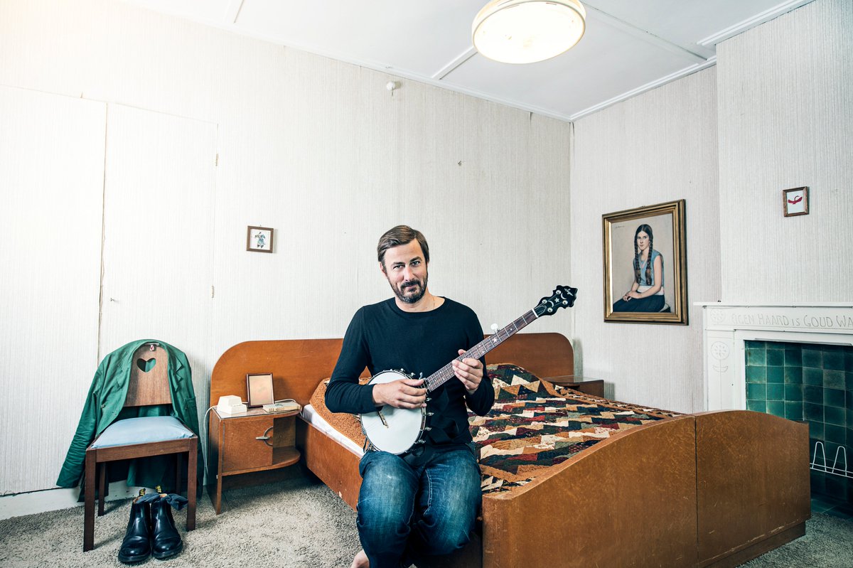 De Zeeuwse troubadour #broederDieleman stond afgelopen tijd op #BestKeptSecret, #MOMO19 en 8 JUNI is hij een van de artiesten die je tijdens #OndergrondsRotterdam kan tegenkomen. Tenminste als je een ticket voor de ZUID-route hebt weten te bemachtigen! #soldout #RAM19