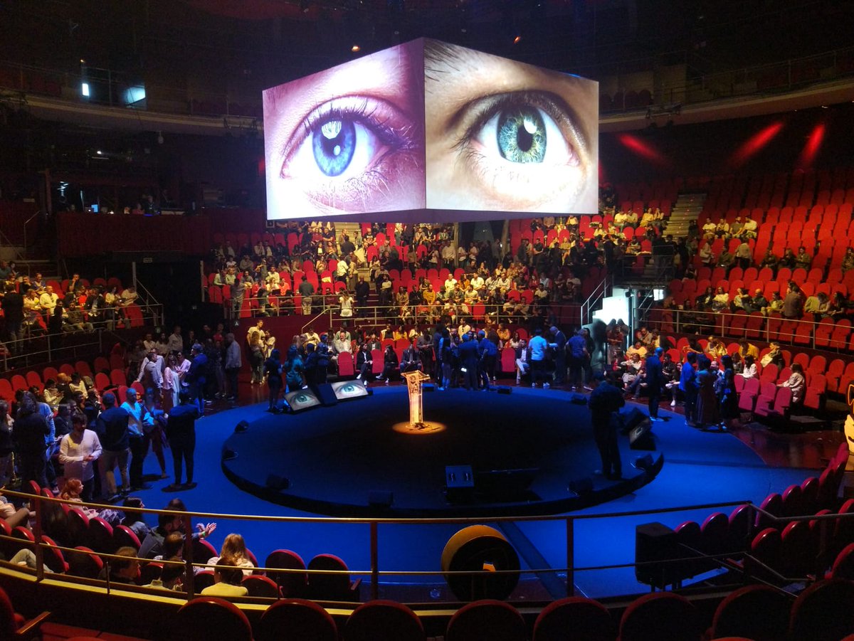 ProyectArte_Mad's tweet photo. Ambientamos @ElSolFestival , el Festival Iberoamericano de la Comunicación Publicitaria, que durante los días 6 y 7 de junio ha situado a Madrid en el centro de la creatividad publicitaria internacional.

#ProyectArte https://t.co/M0Pdlk2TeZ