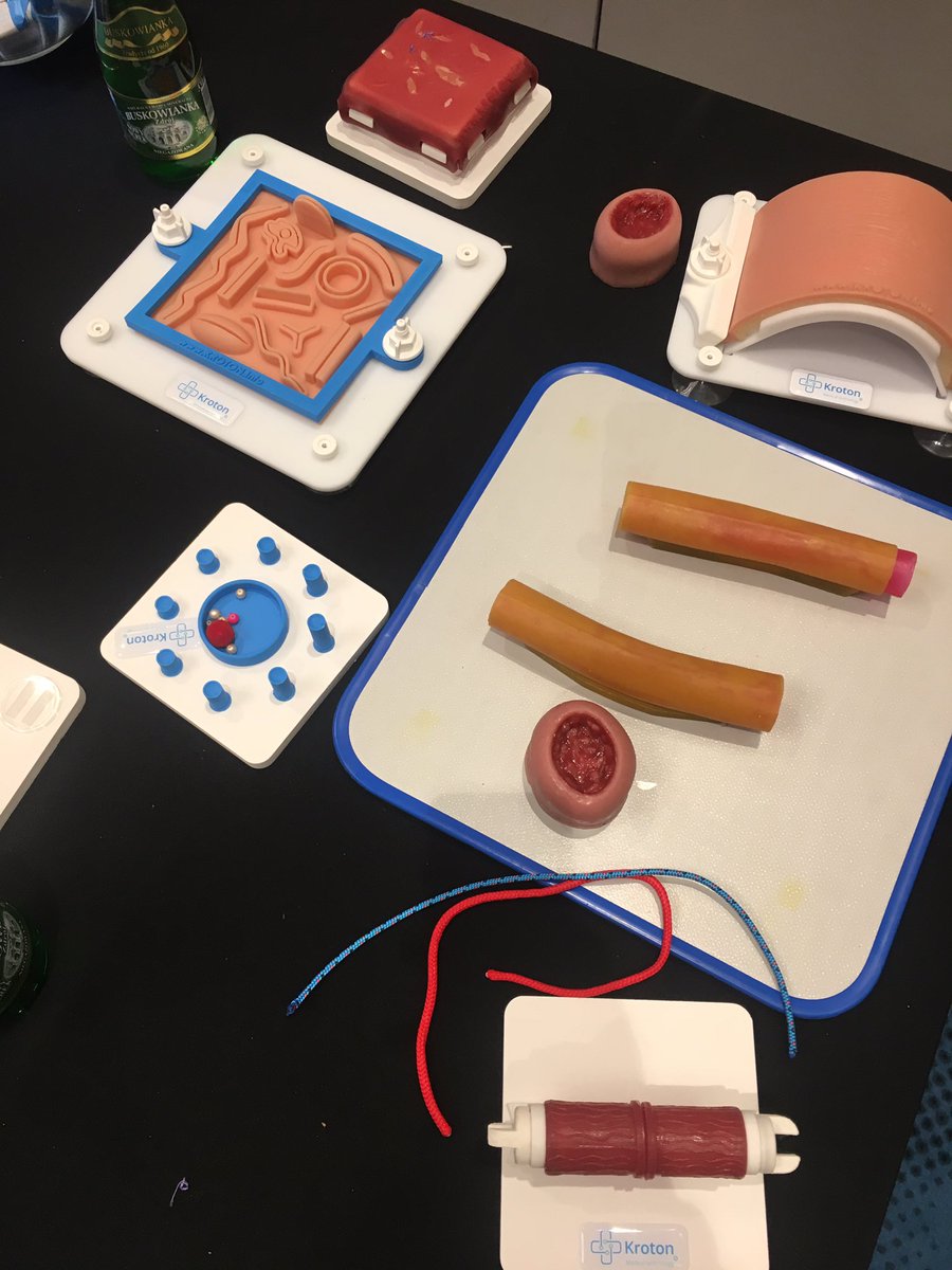 UrsikaL's tweet photo. My favourite kind of workshops. Hands on laparoscopy 🤓😎 #ENTOG #Congress2019 #obgyn https://t.co/hZc3MTH1Ik