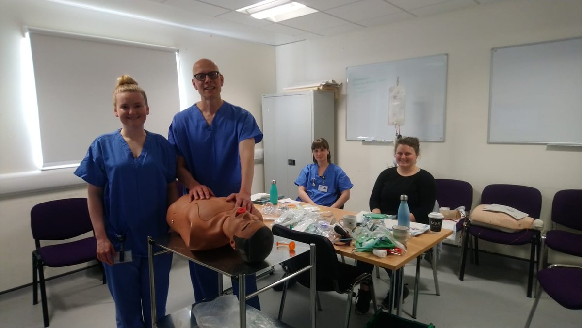 Our eduction team, Lisa, Paul and Jane, are always on hand to teach you stuff! Our new recruits getting the lowdown on Basic Airways, ET tubes and traches.#riecriticalcare #criticalcareposts jobs.scot.nhs.uk/_Details.aspx?…