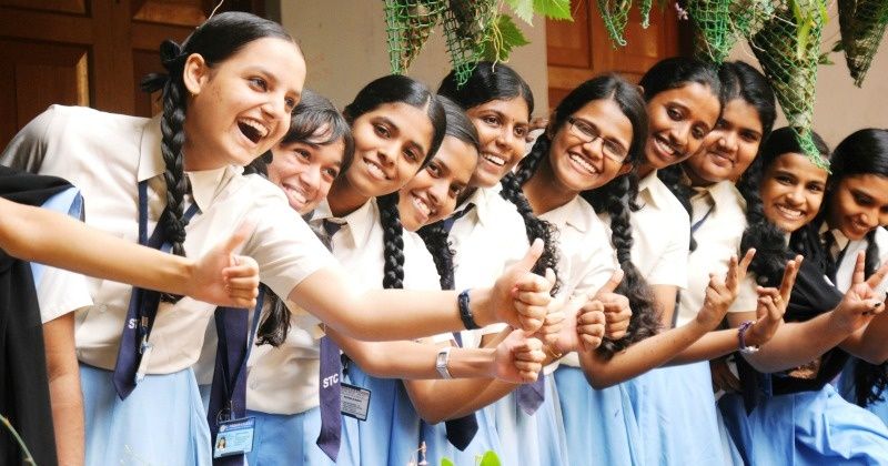 “Kerala has become the first state in India to make sanitary napkin vending machines mandatory in all higher secondary schools.” buff.ly/2VWEIUZ
<a href="/CMOKerala/">CMO Kerala</a>