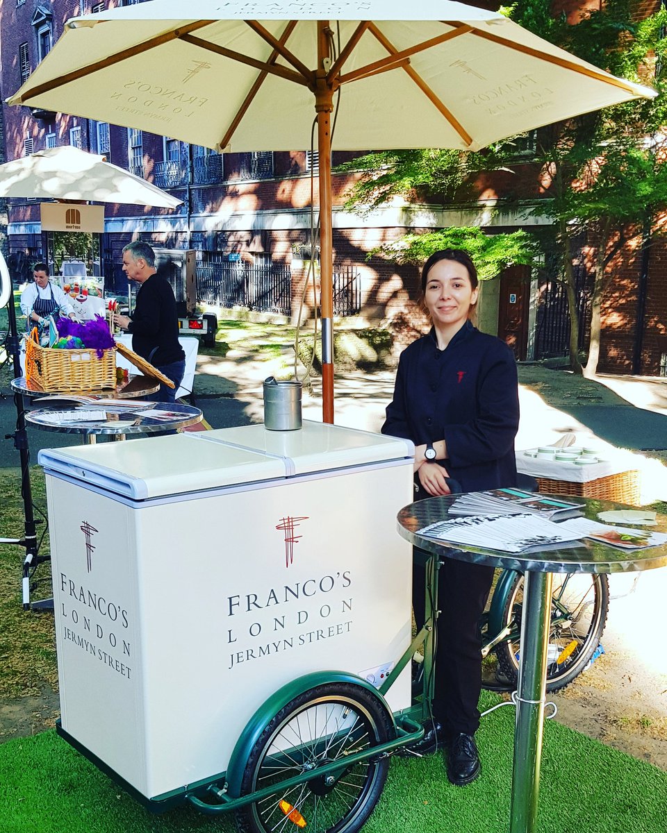 We had a fantastic evening at our first Summer Garden party last with the new Franco's ice cream bike serving homemade vegan vanilla, strawberry and salted caramel! @mayfair_ldn @grosvenor_ldn #summerinthesquare2019 #mayfair #icecream #italian #restaurant #jermynstreet