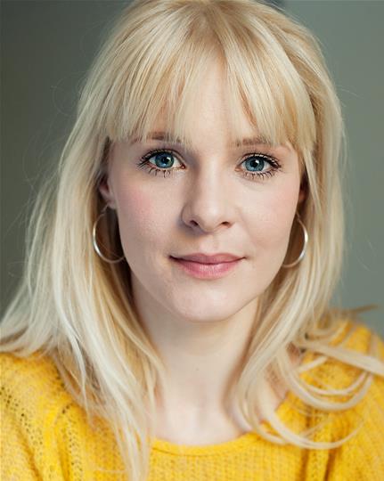 crossartsco's tweet photo. We introduce our director for 'Threads'! Faye Wilson is a RADA graduate actor/director based between Sheffield and London whose work focuses on accurate representation and social inclusion in the arts. Cast tba every few days #threadsplay @RADA_London https://t.co/YjtyczSshC https://t.co/8iPUfw5VpZ