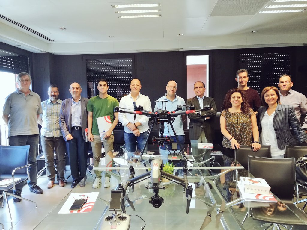directivosAdea's tweet photo. Gracias a @acg_drone por participar hoy en nuestra actividad 'Nos Vemos en tu #Empresa' #SomosADEA #directivos #Aragón https://t.co/BCQWmtkNEJ