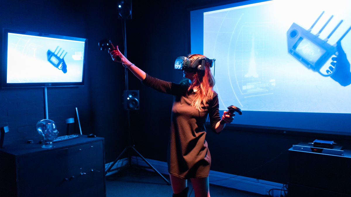 TheBigRevealUK's tweet photo. Next week we're bringing our #InsightStudio to @ExCeLLondon for @ARVRWorld! Experience the future of #VR with #haptics, Brain-Computer Interface, #AR audio & more! Come say 👋 at booth VR104! @LDNTechWeek @TechXLR8 Free tickets: https://t.co/fnSVUuoII0 https://t.co/LUfhxjBM11