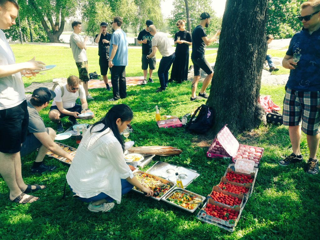 Kesäkausi startattu toimiston "takapihalla“. Loistotyötä taas koko jengiltä tänä keväänä! 🎉 <a href="/AlmaDevelopers/">Alma Developers</a> <a href="/Alma_Talent/">Alma Talent</a>