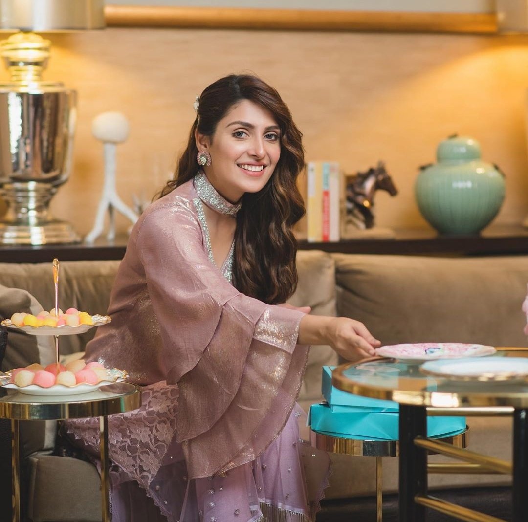 Ayezakhan_ak's tweet photo. Eid Mubarak 💕 https://t.co/OWyGTXbkry