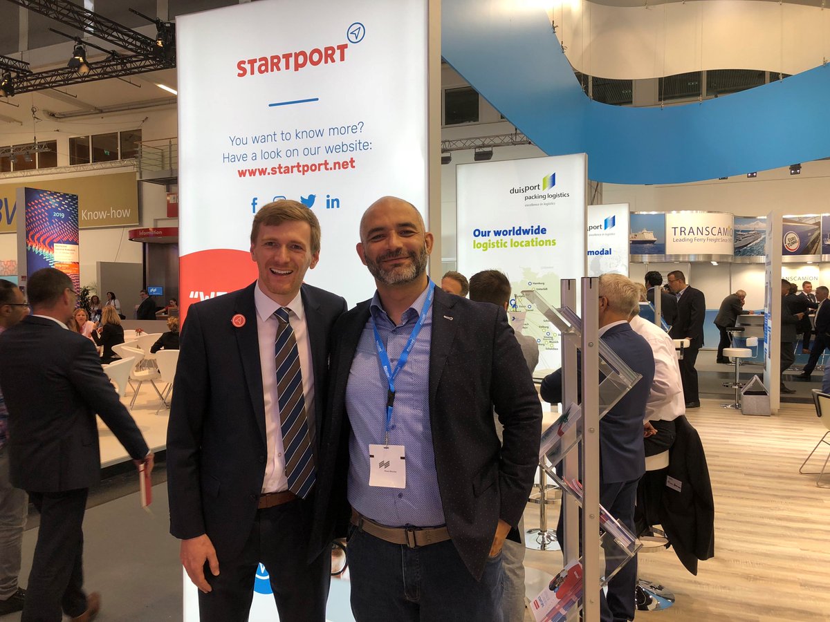 startport_ruhr's tweet photo. 4 erfolgreiche Tage gemeinsam unseren Startups am #duisport-Stand bei der @transport_messe! Eine gute Gelegenheit, sich in der Logistikbranche bekannt zu machen! @soundreply #smartroboticsystems #TrailerDynamics @myGermanycom @quicargo #Forkon #futureoflogistics #startport https://t.co/JALDNHNLnk