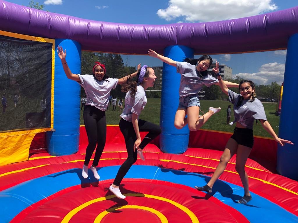 Journée remplie d’émotions pour le Relais pour la vie à NOMO. Un énorme merci à Mme Barry et Mme Linden pour l’organisation et le développement du leadership pour nos jeunes. Un montant de 6378.40$ a été amassé par nos élèves !!! <a href="/ES_NOMO/">ÉS Norval-Morrisseau</a>  <a href="/CSViamonde/">CS Viamonde</a>