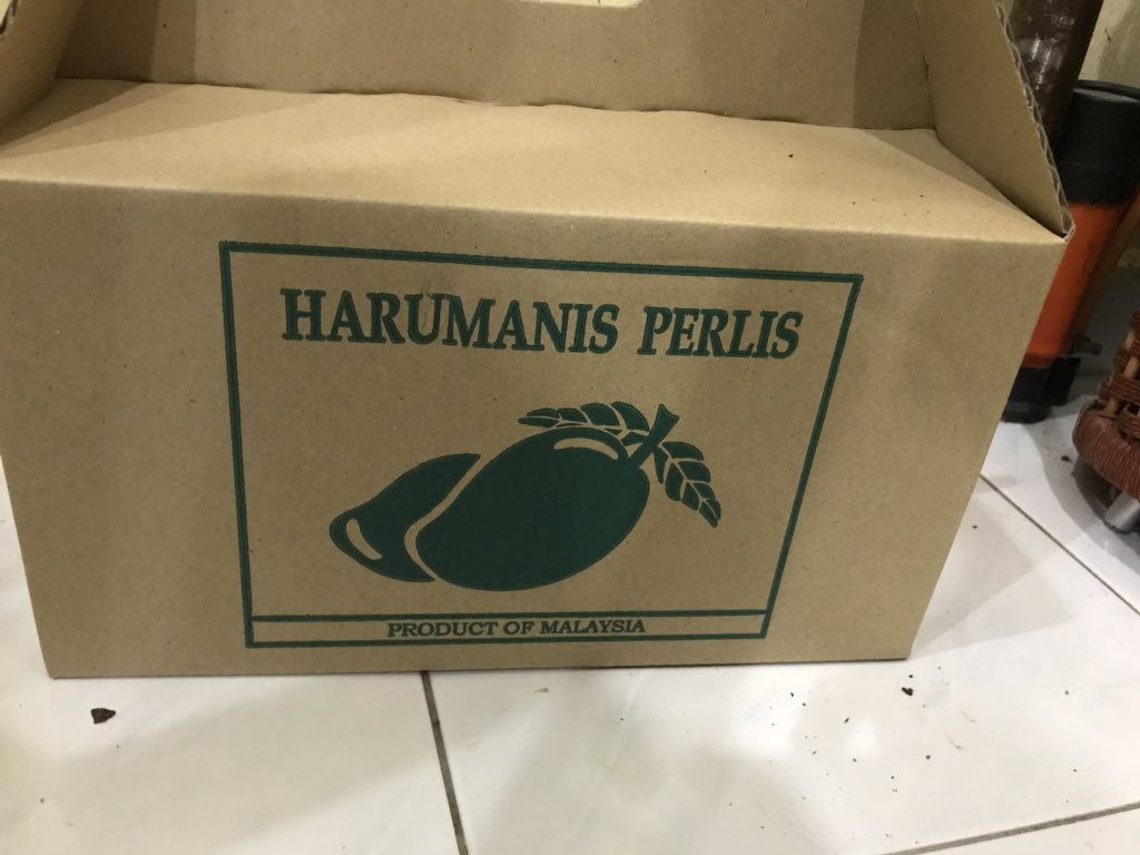 radicalposseur's tweet photo. Ermm produk kebanggaan @Ram_plis #perlissosmall https://t.co/SI2Ib3GTY6
