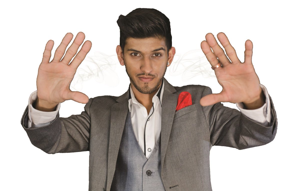 LiveMagicBattle's tweet image. 📢 CONTESTANTS ANNOUNCEMENT 📢
Here is our line-up of contestants who will be performing on #LiveMagicBattle!
@GreenMindReader 
@saavanstreet 
@SjMagician 
@StevenB_Magic 
APPLY FOR STUDIO AUDIENCE TICKETS HERE - tiny.cc/LMBTickets