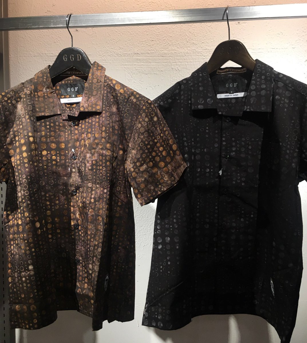 GGD19900824's tweet photo. こんばんは
GＧD原宿店です。

BATIK PRINT ４ by  RK  7900円＋税

カラー   ブラウン・グレー
サイズ  ２・３

詳しくはブログにて紹介していますので宜しければご覧になってください。

https://t.co/JNJ7GOtM78

#GGD #原宿店 #プリントシャツ https://t.co/GhQAcWJiyj