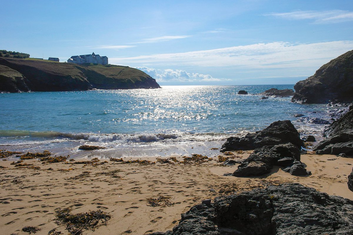 August in #Cornwall - we still have availability at DRIFTWOOD - 2 bedroom, 2 bathroom quayside apartment with balcony near #Falmouth in the heart of Cornwall - BOOK HERE : bit.ly/2aE4prK #Holiday #summerholidays @WotchaMedia <a href="/VisitPenryn/">VisitPenryn</a> ☀️☀️