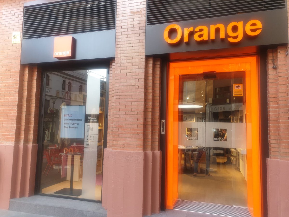 maximovilorange's tweet photo. Nueva tienda Maximovil en #Andújar. Ven a vernos. https://t.co/4roiGQuKyH