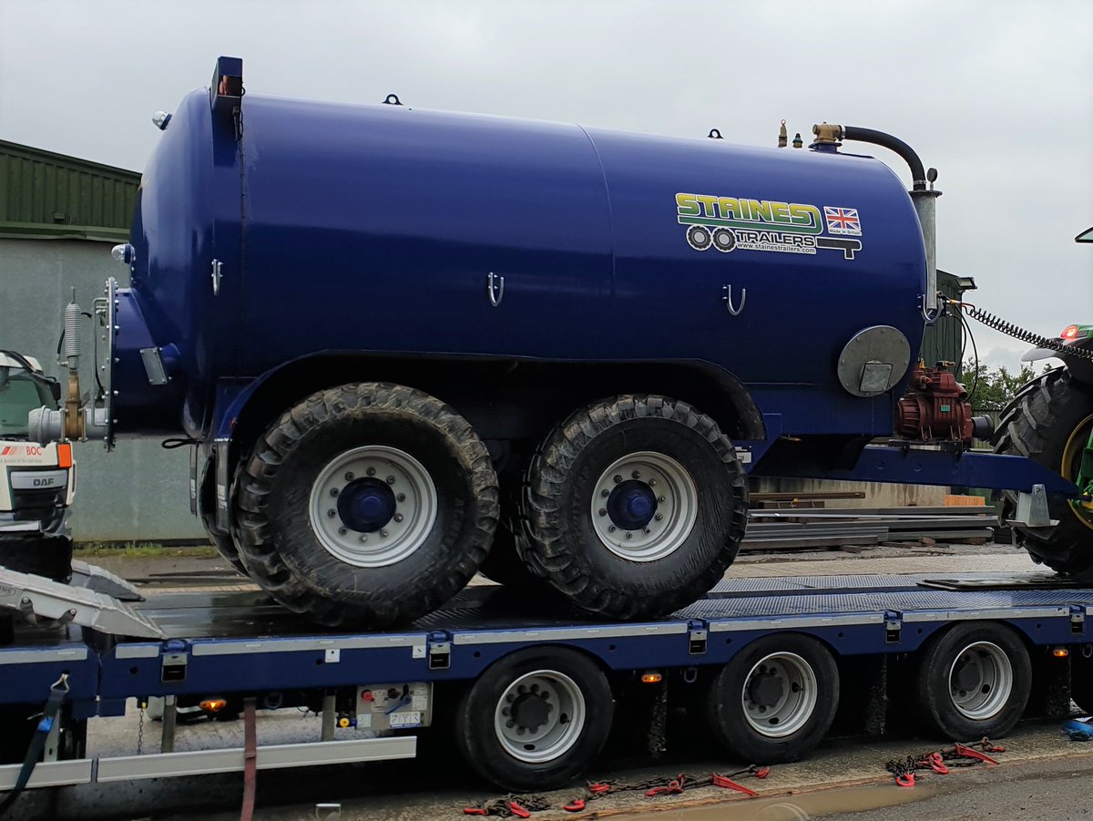 Stainestrailers's tweet photo. Our latest builds - a 2500 gallon and 4000 gallon tanker both destined for Northern Ireland.
#stainestrailers #bespoketrailers #bespoketankers https://t.co/PIqXhdoB9W